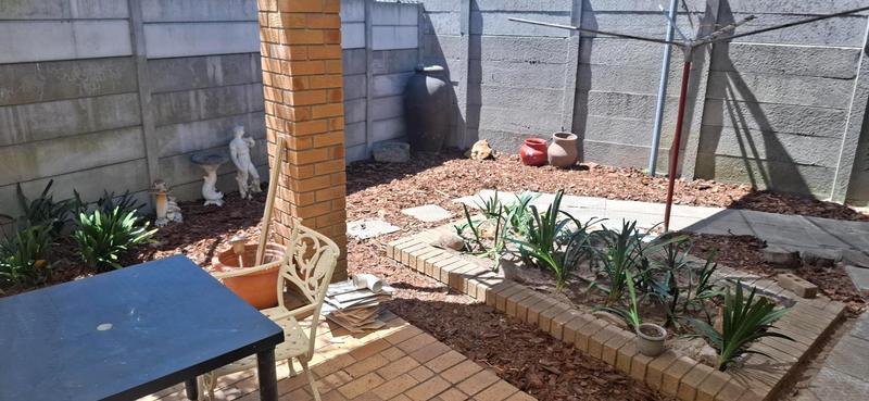 3 Bedroom Property for Sale in Groenvallei Western Cape